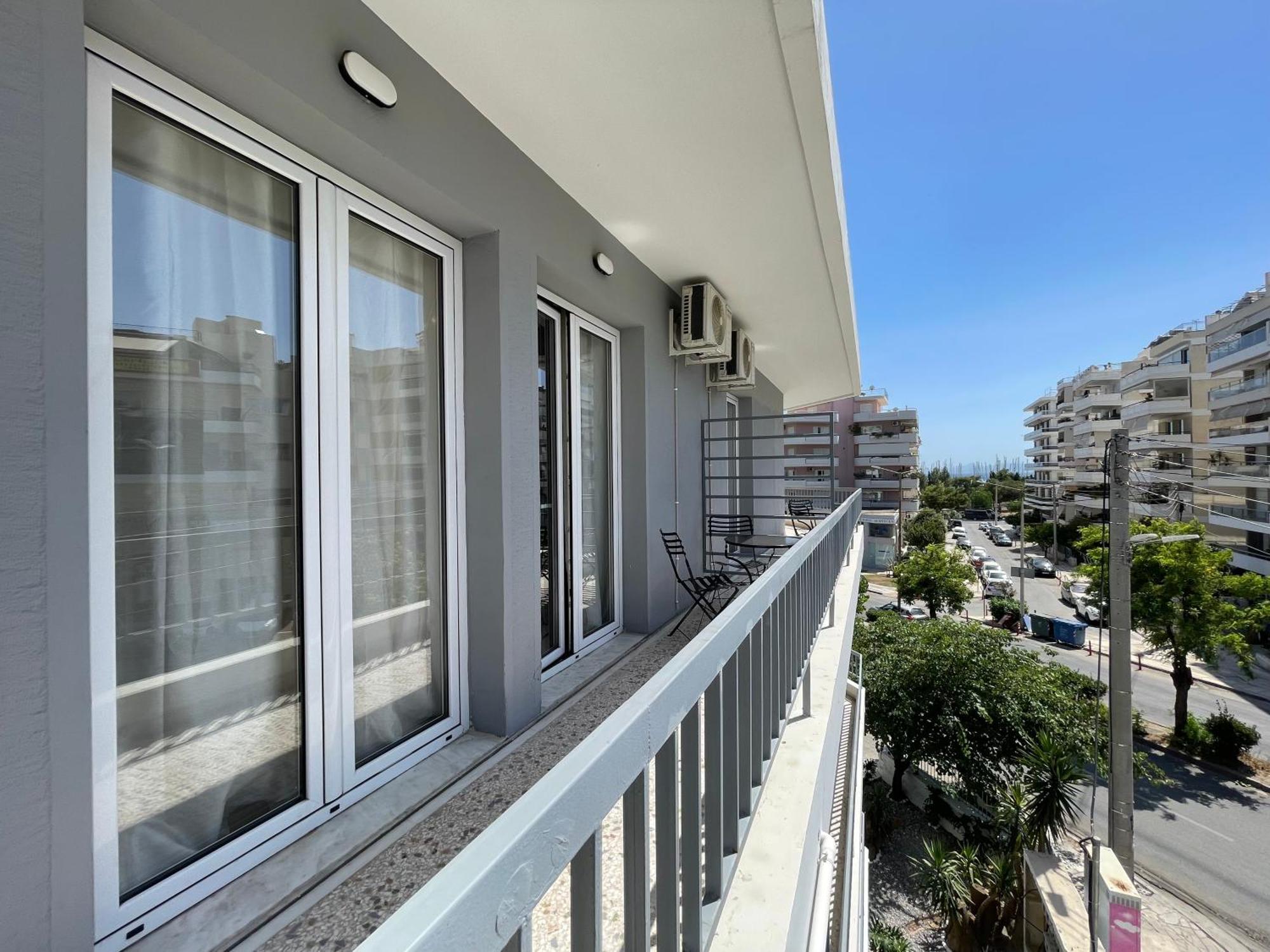 Athenean Bnb Seaside Serenity Steps From The Riviera المظهر الخارجي الصورة